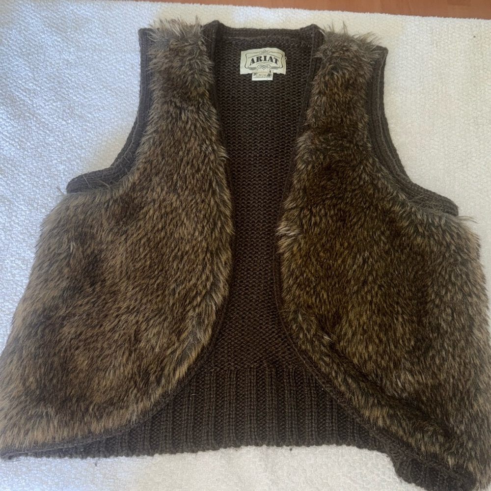 Ariat Faux Fur Sweater Vest Size M